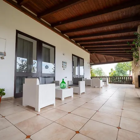 Twin Tails - Sant'isidoro Bed & Breakfast