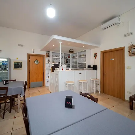Twin Tails - Sant'isidoro Bed & Breakfast