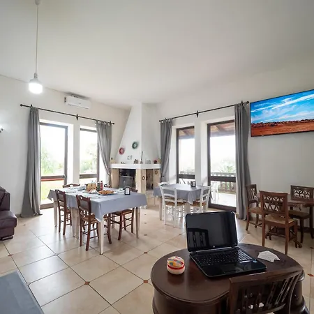 Twin Tails - Sant'isidoro Bed & Breakfast