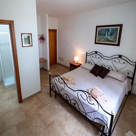 Twin Tails - Sant'isidoro Bed & Breakfast *