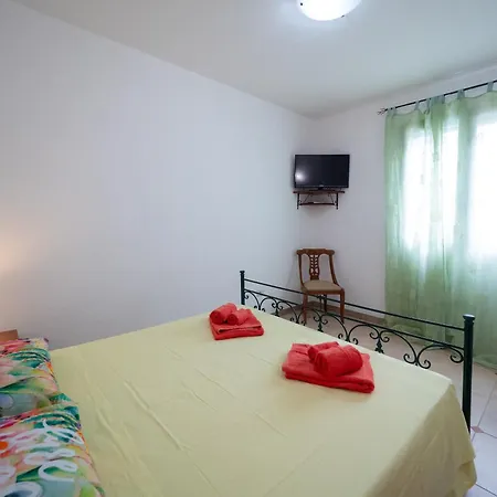Twin Tails - Sant'isidoro Bed & Breakfast *