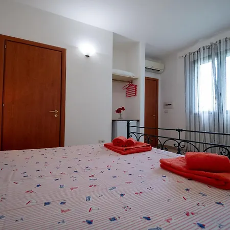 Twin Tails - Sant'isidoro Sant Isidoro (Apulia)