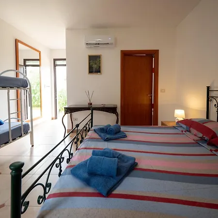 Twin Tails - Sant'isidoro Bed & Breakfast