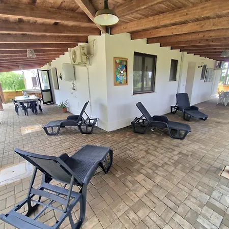 Twin Tails - Sant'isidoro Bed & Breakfast *